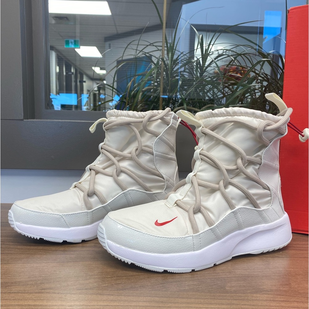 Nike Tanjun High Rise Phantom Boots
